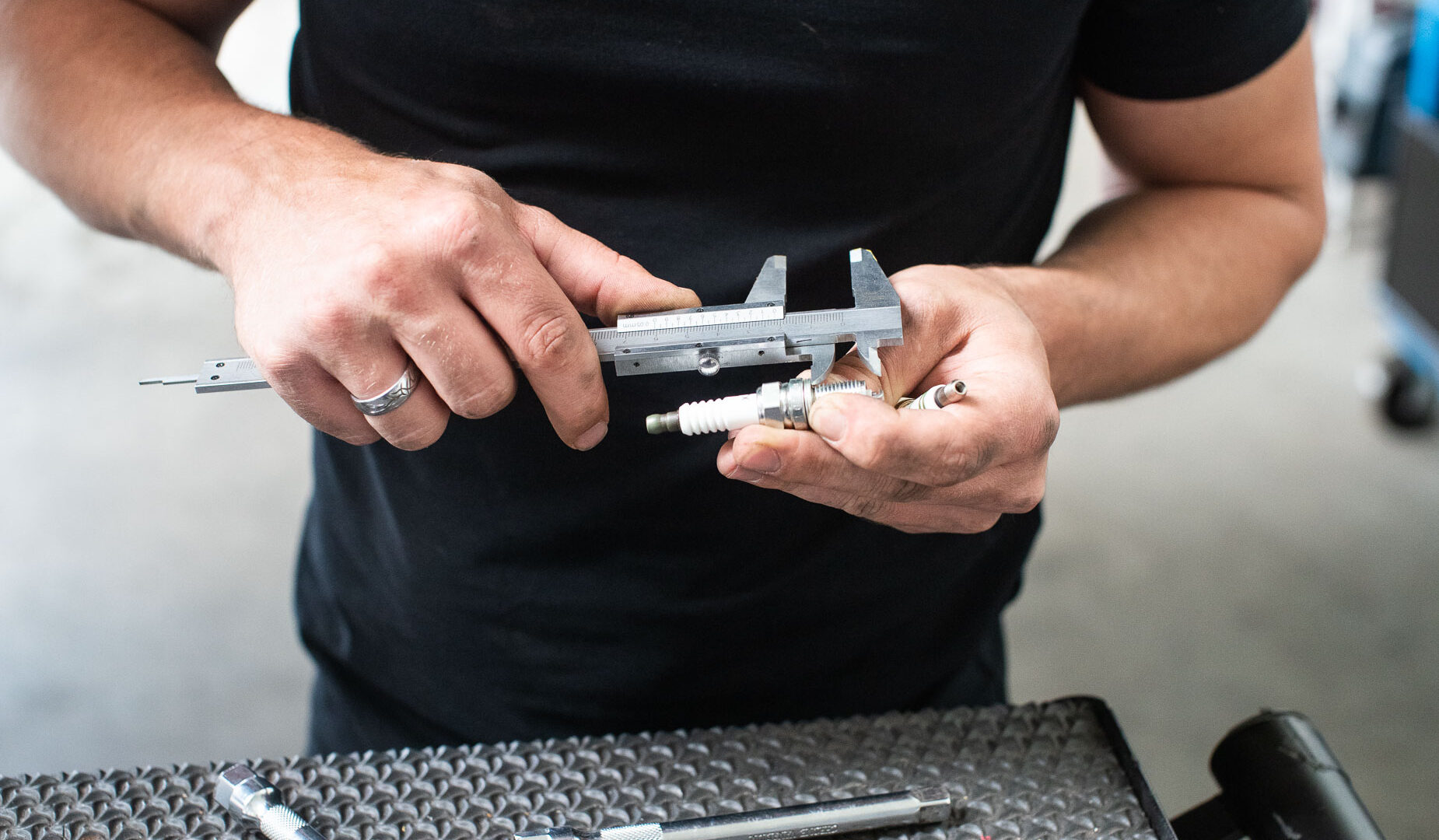 Inhaber kai wagenthaler zuendkerze forografiert von florian breitenberger